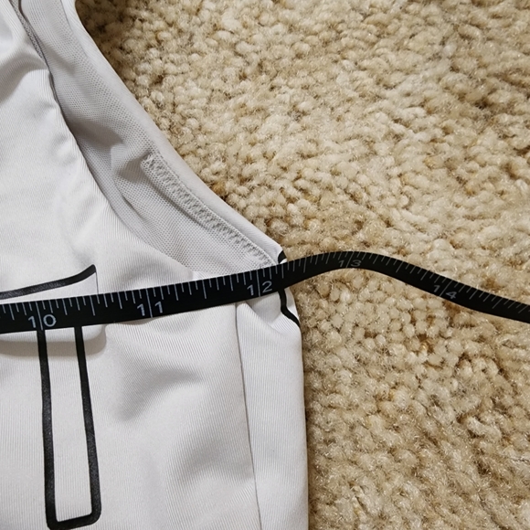 Victoria's Secret Sports Bra XS off white color - Picture 2 of 8